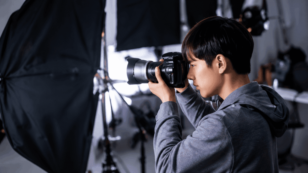 Cosplay Photography Portfolio 3 Local Chinese photographer taking photos in a studio setup for Miura Visual photography portfolio
